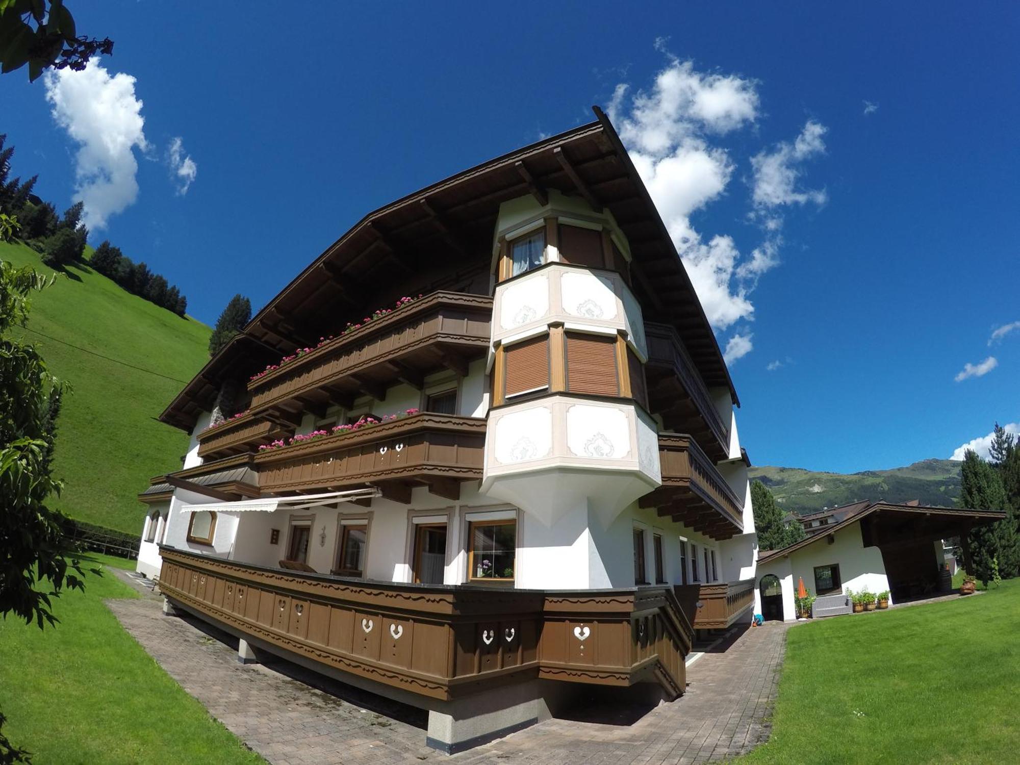 Gaestehaus Alpenland Tux Eksteriør bilde
